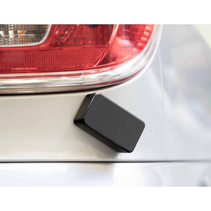 Micro GSM remote listening and long autonomy GPS tracker